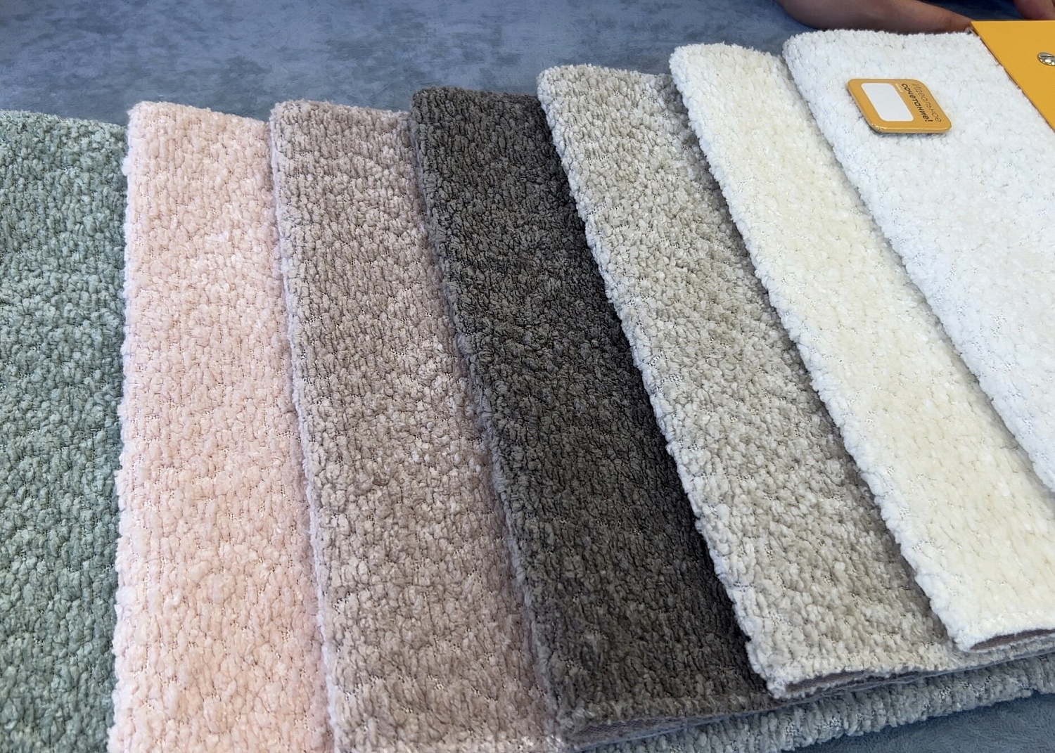 Провожаем лето уютными новинками тканей!